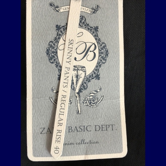 Just in! NWT Zara jeans ๐ - Picture 3 of 3